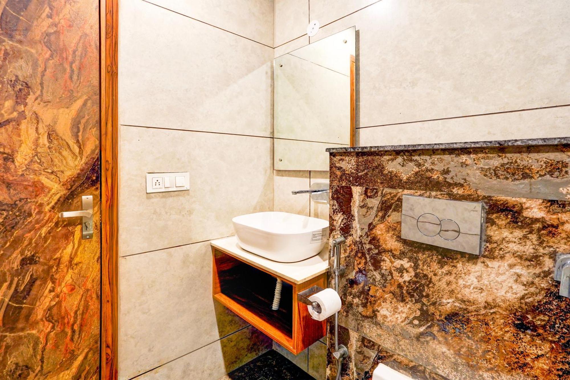 Hotel Marina Near Igi Airport Delhi นิวเดลี ภายนอก รูปภาพ
