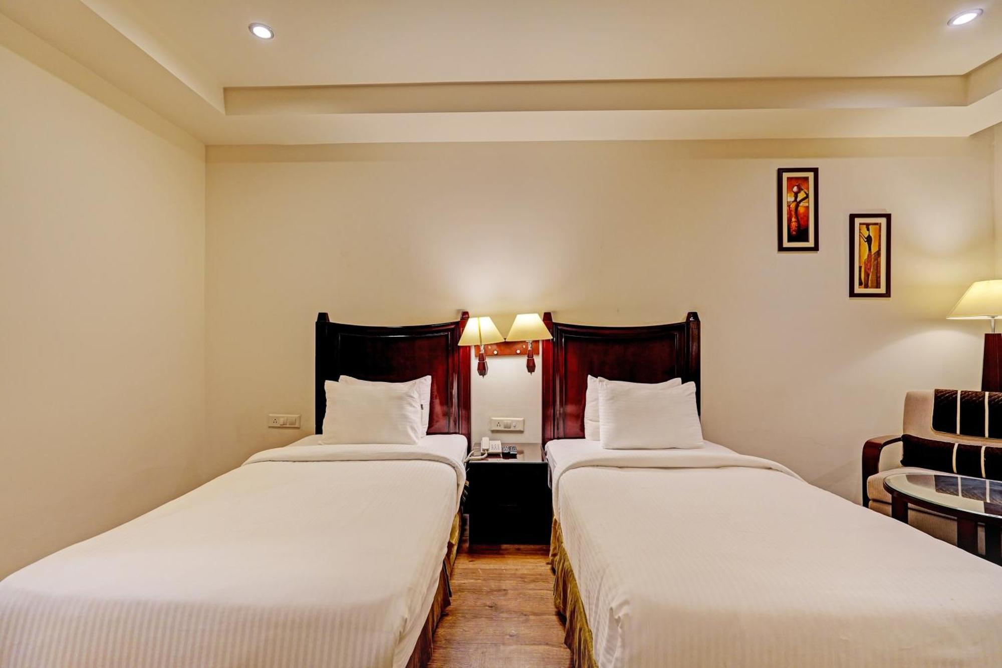 Hotel Marina Near Igi Airport Delhi นิวเดลี ภายนอก รูปภาพ